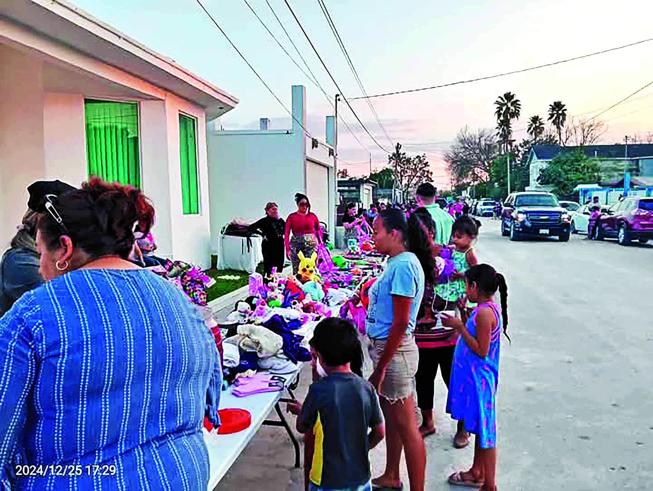 Llevan Navidad a 1,000 niños