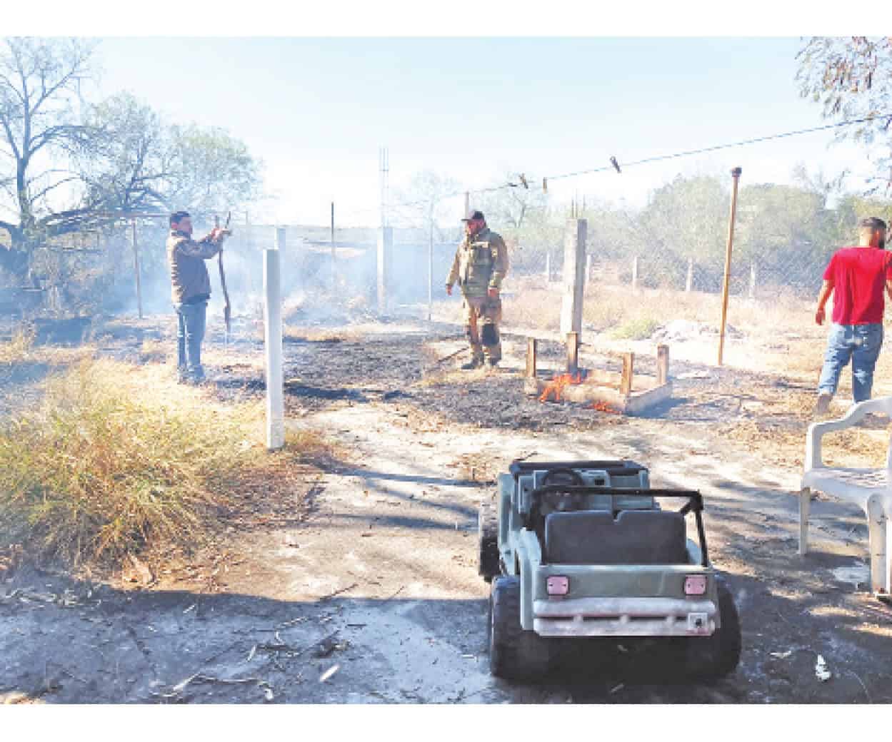 Atienden bomberos incendios en casas