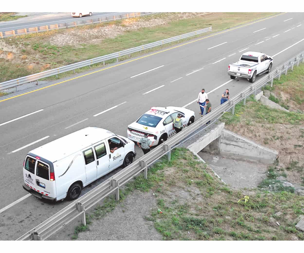 Hallan cadáver en la autopista