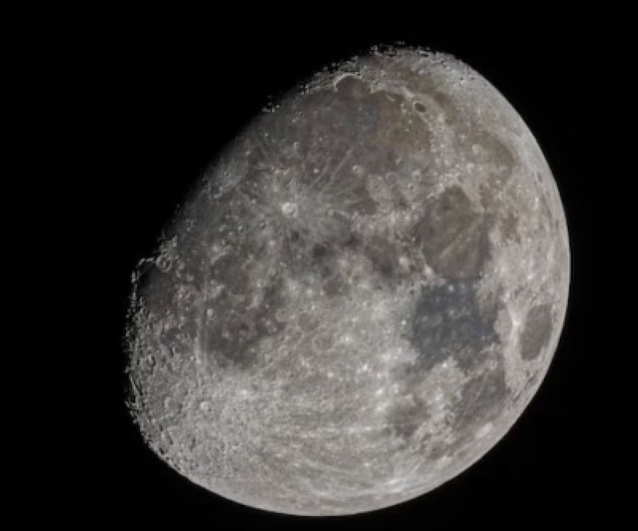 Lo que los científicos han hallado en el núcleo de la Luna